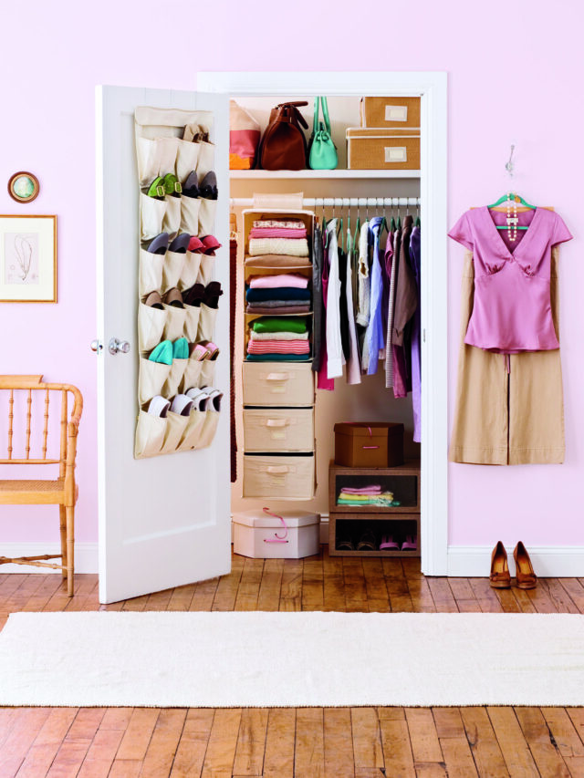 closet-organization-ideas-shoes-on-door-6411e32dcda34