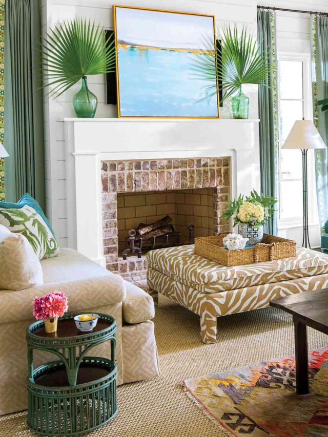 coastal-living-room-2444801-25513-1-0c7c160af0874e0495bb84b6f706d6c9